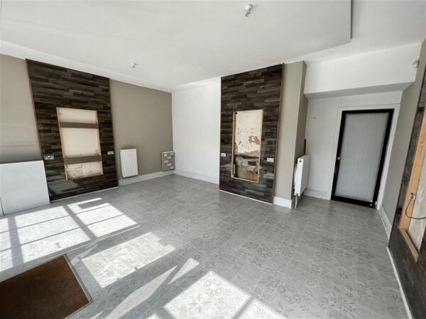 Vacant Unit For Sale in Bradford Vacant Unit For Sale in Bradford