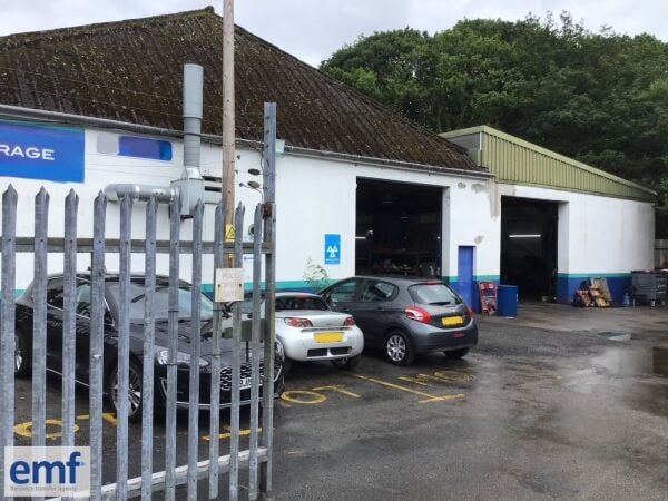 SPACIOUS GARAGE/MOT CENTRE, SWANSEA VALLEY Photo 3
