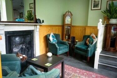 GLOUCESTERSHIRE - BUSY VILLAGE FREEHOUSE Photo 3