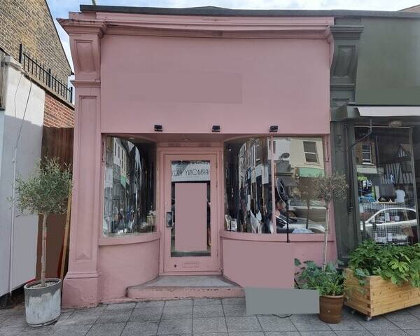 VACANT FITTED HAIR SALON / BARBERS – APPROX. 400 Sq. Ft. located on the BROADWAY – LEIGH-ON-SEA Photo 3
