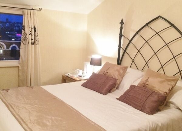 Superb Freehold Guest House and Self Catering Apartments Superb Freehold Guest House and Self Catering Apartments