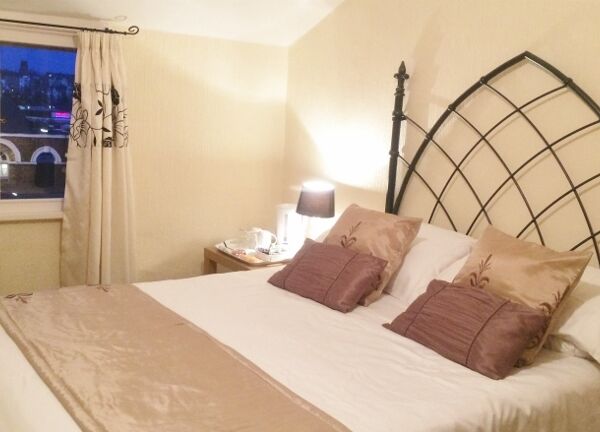 Superb Freehold Guest House and Self Catering Apartments