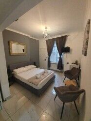 Central London Hotel for Sale  Photo 3