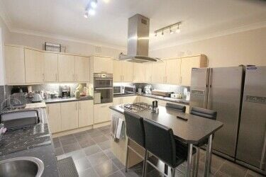 Long-established business providing a great lifestyle to the current owners