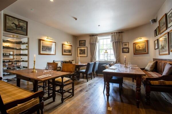 Under Offer: The Coach & Horses - Exceptional restored Georgian Building Photo 3