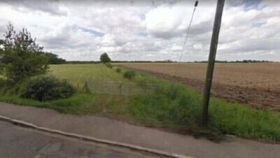 SITE AROUND 4.7 ACRES WITH OPP FOR 32 HOUSES - 15 X DET & 17 X SEMIS