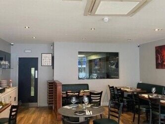 Fully equipped restaurant /cafe for sale