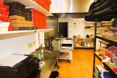 LEASEHOLD PIZZA TAKEAWAY & DELIVERY BUSINESS Photo 3