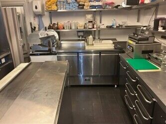 ITALIAN RESTAURANT & COCKTAIL BAR FULLY LICENSED IN A PRIME LOCATION WEST LONDON