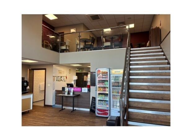 Well established Thai restaurant and takeaway for sale