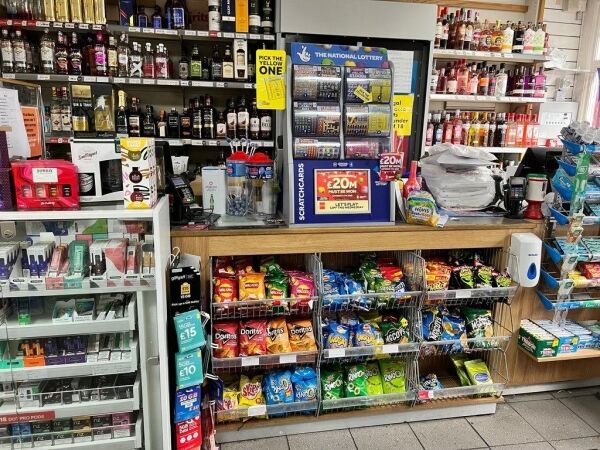 3 x Franchise Off Licences & Sandwich Shop - Wales Photo 3
