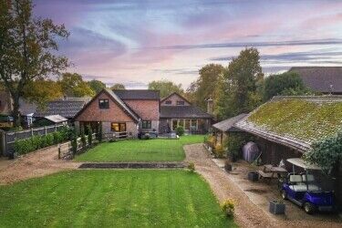 Luxury Five Star Boutique Cat Hotel and residence set in 3 acres Luxury Five Star Boutique Cat Hotel and residence set in 3 acres