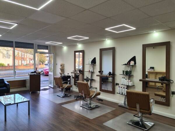 Hair Studio located on a busy parade of shops in a busy residential neighbourhood. Photo 3