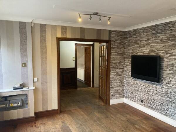 Commercial Unit Photo 3