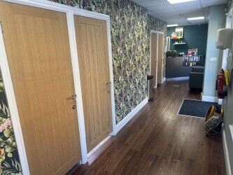 Sunbed Tanning salon shop business for sale Photo 4