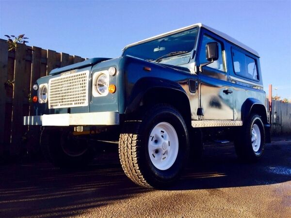 AN INDEPENDENT SPECIALIST IN REPAIR AND MAINTENANCE SERVICES FOR JAGUAR, LAND ROVER AND 4X4 VEHICLES Photo 3