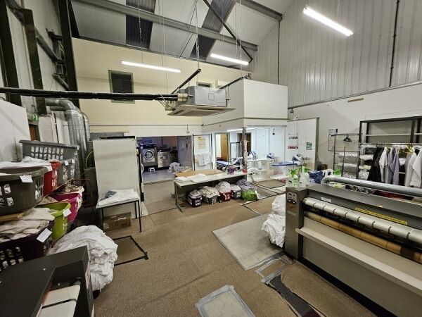 Highly rated Laundry service business for sale Photo 3
