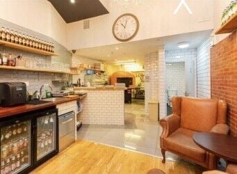 Italian authentic napolitain pizzeria restaurant fo lease for sale