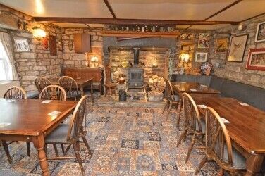 YORKSHIRE DALES- VILLAGE PUB Photo 3