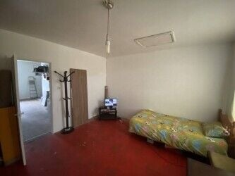 Italian pizza & kebab takeaway for sale with 1 bedroom flat and potential space for expansion Italian pizza & kebab takeaway for sale with 1 bedroom flat and potential space for expansion