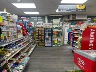 THIS OFF LICENSE IS IN PRIME LOCATION OF WINDSOR, HIGH SALES POTENTIAL, GOOD POTENTIAL. Photo 3