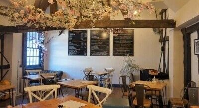 TEA ROOM & COFFEE HOUSE - 72 COVERS (42+30) Photo 2