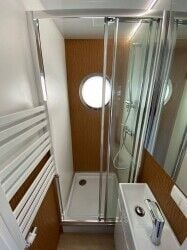Unique Houseboat Airbnb Rental Business for Sale on the River Thames near Oxford. Photo 3