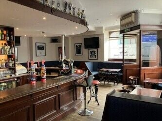 Traditional Pub in Dundee City Centre