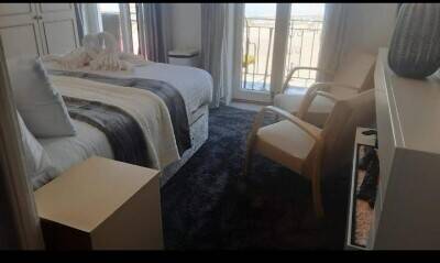 15-bedroom hotel Overlooking beach with 75 covered restaurant Photo 3
