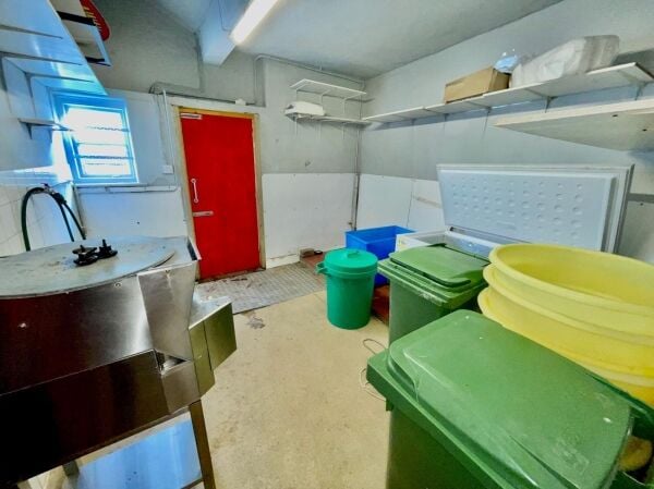 Freehold Fish & Chip Takeaway & Restaurant Located In Newquay Cornwall