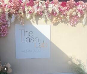 Eyelash bar for sale in Hornchurch Photo 3