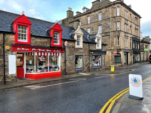 Popular & Well-Equipped Dessert Parlour in Moray Photo 3