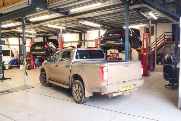 New Price! Garage & MOT Test Centre Photo 3