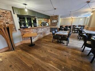 Exceptionally Well Equipped & Presented 100 Cover Town Centre Restaurant & Bar Premises Photo 3