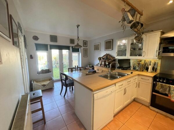 Long established B&B on corner site enjoying Solent views, well located for surrounding businesses and local attractions Long established B&B on corner site enjoying Solent views, well located for surrounding businesses and local attractions