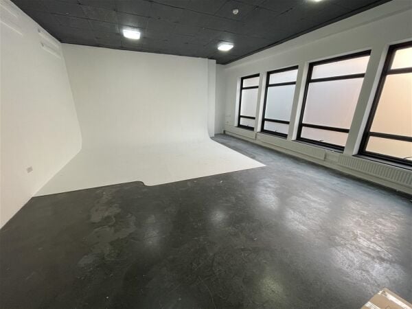Offices and Business Units To Let For Sale in Newton Abbot Offices and Business Units To Let For Sale in Newton Abbot