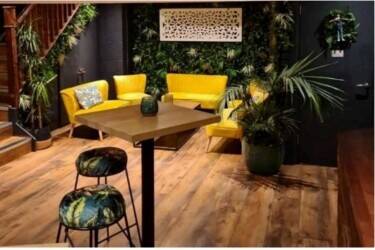 Bar & Kitchen in Watford, Hertfordshire Bar & Kitchen in Watford, Hertfordshire
