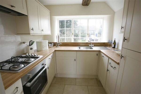 INDEPENDENT JOINERY COMPANY OFFERING BESPOKE WOODEN FURNISHINGS Photo 3