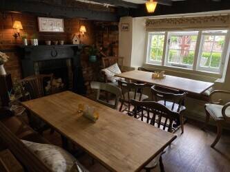 WILTSHIRE - PICTURESQUE VILLAGE FREE HOUSE ON SALISBURY PLAIN Photo 3