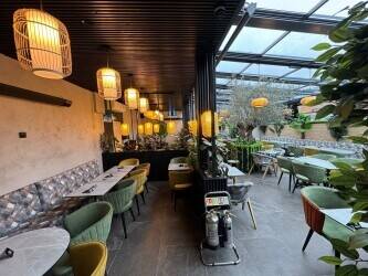 Restaurant lounge for sale in Crawley town centre prime location