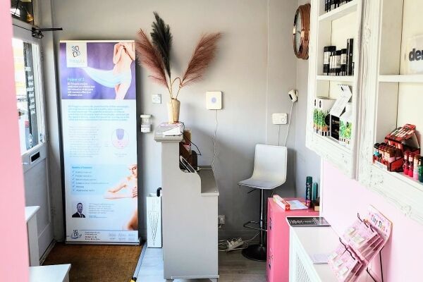 Beauty & Nail Salon - Greater London Photo 3