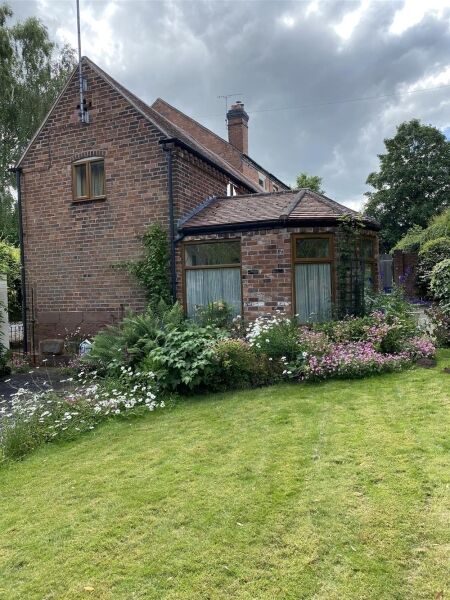Luxury Cattery  with an impressive detached house plus 2 bed letting cottage (licensed for 44 cats) Photo 3