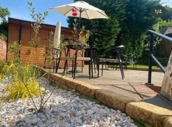 Licensed Coffee House in a delightful setting in Alvechurch Worcestershire Photo 3