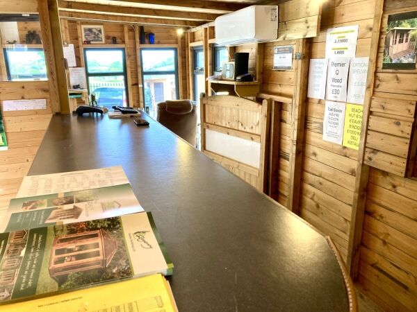 GARDEN BUILDING RETAIL/SUPPLY & INSTALLATION Photo 3