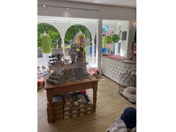 Premier Ladies Clothing & Accessories Business For Sale Premier Ladies Clothing & Accessories Business For Sale