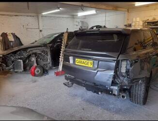 Car bodywork garage unit