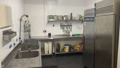 Established Chicken Wing Takeaway for Sale in Sheffield - Perfect for Aspiring Entrepreneurs!