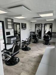 Barbershop pod for sale in Oxford
