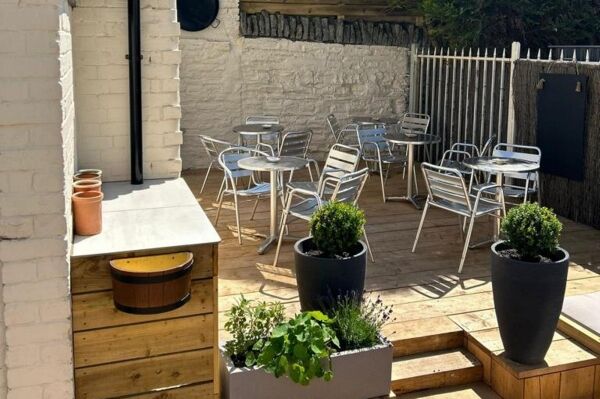 Licenced Restaurant - Warwickshire Photo 3