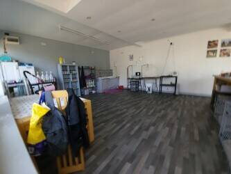 Dog groomers shop for rent